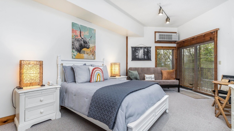 5129 Longhollow, GALENA, Illinois 61036, 1 Bedroom Bedrooms, ,1 BathroomBathrooms,Condominium,For Sale,Longhollow,202506553