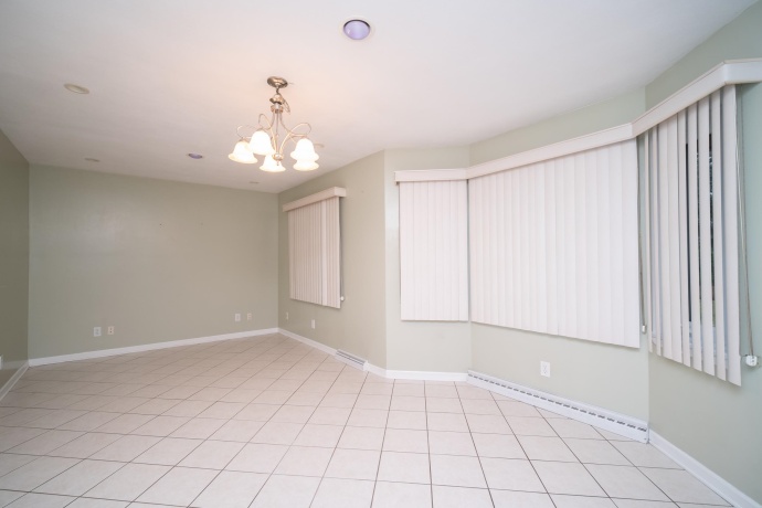 1461 williamsburg, ROCKFORD, Illinois 61107, 2 Bedrooms Bedrooms, ,3 BathroomsBathrooms,House,For Sale,williamsburg,202506325