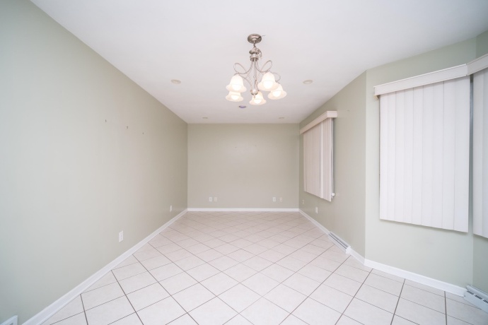 1461 williamsburg, ROCKFORD, Illinois 61107, 2 Bedrooms Bedrooms, ,3 BathroomsBathrooms,House,For Sale,williamsburg,202506325