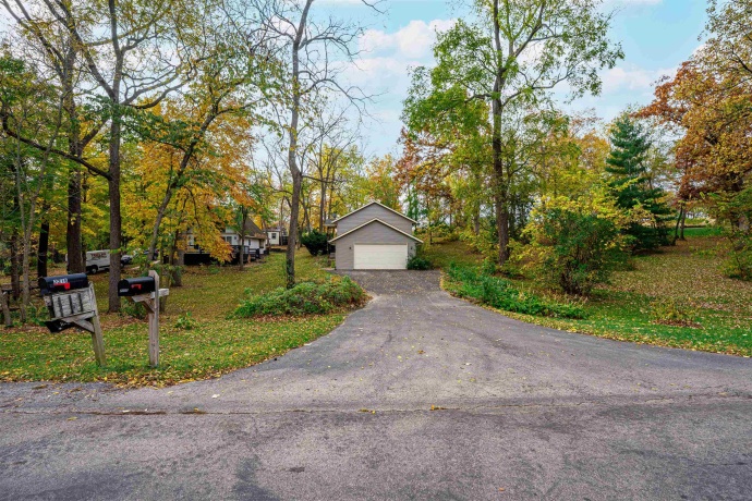 2216 Gainsboro, LAKE SUMMERSET, Illinois 61019, 3 Bedrooms Bedrooms, ,2 BathroomsBathrooms,House,For Sale,Gainsboro,202506561