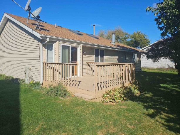 108 SEQUOYAH, POPLAR GROVE, Illinois 61065, 3 Bedrooms Bedrooms, ,2 BathroomsBathrooms,House,For Sale,SEQUOYAH,202506563