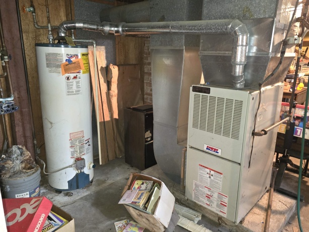 19 Pershing, FREEPORT, Illinois 61032, 3 Bedrooms Bedrooms, ,2 BathroomsBathrooms,House,For Sale,Pershing,202506565