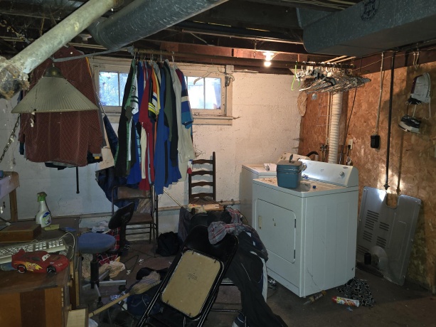 19 Pershing, FREEPORT, Illinois 61032, 3 Bedrooms Bedrooms, ,2 BathroomsBathrooms,House,For Sale,Pershing,202506565