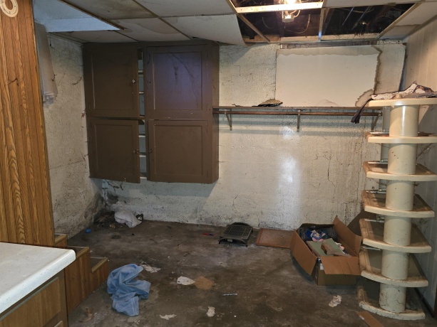 19 Pershing, FREEPORT, Illinois 61032, 3 Bedrooms Bedrooms, ,2 BathroomsBathrooms,House,For Sale,Pershing,202506565