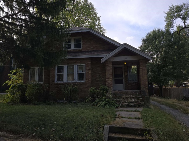 19 Pershing, FREEPORT, Illinois 61032, 3 Bedrooms Bedrooms, ,2 BathroomsBathrooms,House,For Sale,Pershing,202506565