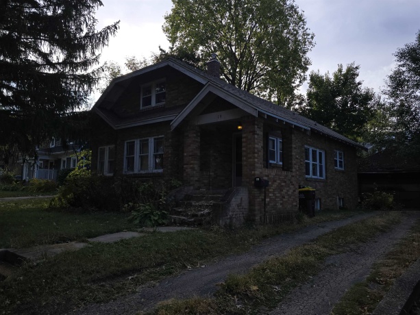 19 Pershing, FREEPORT, Illinois 61032, 3 Bedrooms Bedrooms, ,2 BathroomsBathrooms,House,For Sale,Pershing,202506565