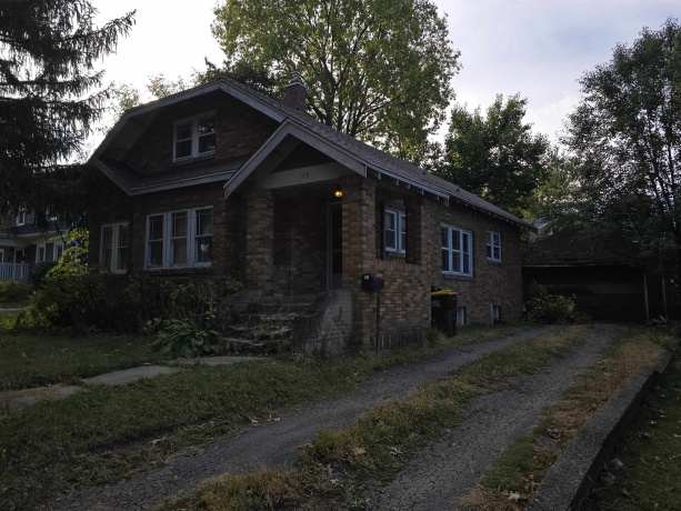 19 Pershing, FREEPORT, Illinois 61032, 3 Bedrooms Bedrooms, ,2 BathroomsBathrooms,House,For Sale,Pershing,202506565