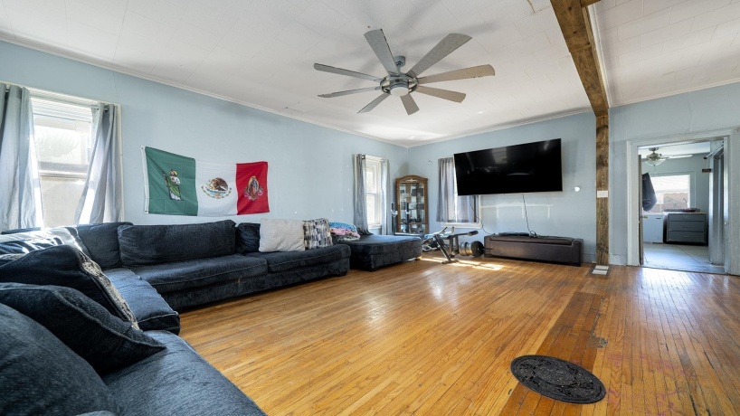 402 Walnut, FREEPORT, Illinois 61032, 3 Bedrooms Bedrooms, ,1 BathroomBathrooms,House,For Sale,Walnut,202506568