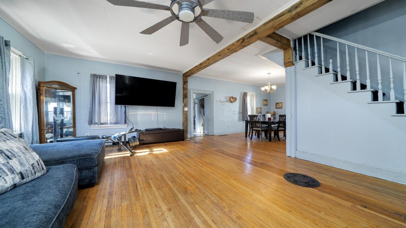 402 Walnut, FREEPORT, Illinois 61032, 3 Bedrooms Bedrooms, ,1 BathroomBathrooms,House,For Sale,Walnut,202506568