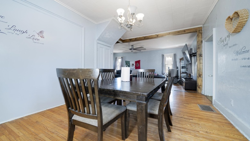 402 Walnut, FREEPORT, Illinois 61032, 3 Bedrooms Bedrooms, ,1 BathroomBathrooms,House,For Sale,Walnut,202506568