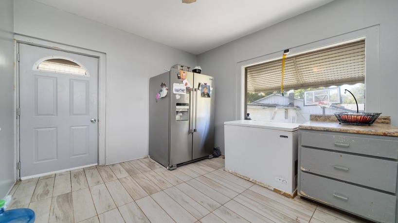 402 Walnut, FREEPORT, Illinois 61032, 3 Bedrooms Bedrooms, ,1 BathroomBathrooms,House,For Sale,Walnut,202506568