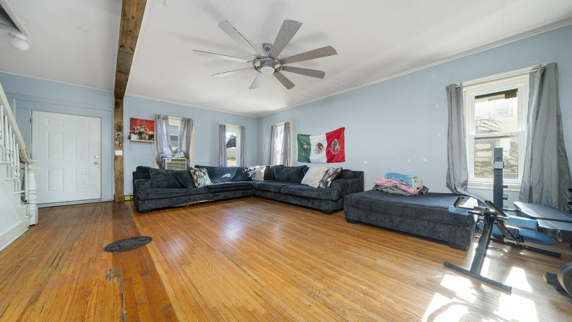 402 Walnut, FREEPORT, Illinois 61032, 3 Bedrooms Bedrooms, ,1 BathroomBathrooms,House,For Sale,Walnut,202506568