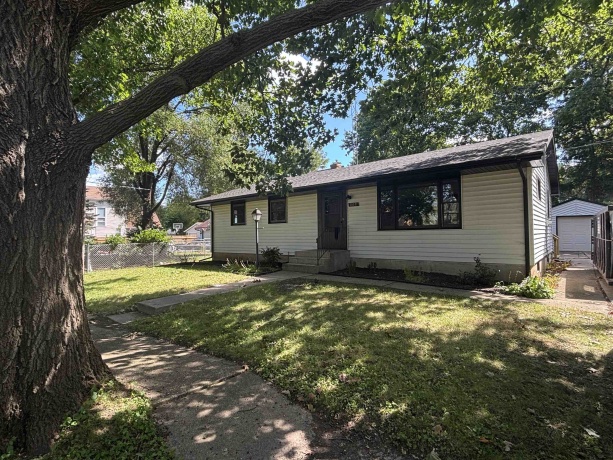 308 Marshall, BELVIDERE, Illinois 61008, 3 Bedrooms Bedrooms, ,2 BathroomsBathrooms,House,For Sale,Marshall,202505471