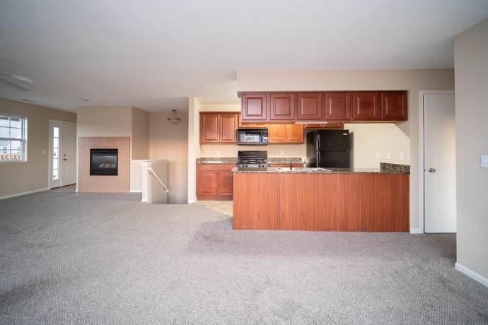 600 Clayton, SYCAMORE, Illinois 60178, 2 Bedrooms Bedrooms, ,2 BathroomsBathrooms,Condominium,For Sale,Clayton,202506577