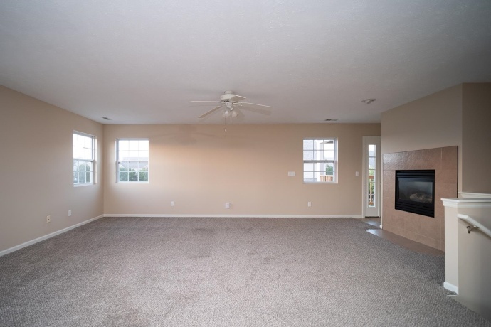 600 Clayton, SYCAMORE, Illinois 60178, 2 Bedrooms Bedrooms, ,2 BathroomsBathrooms,Condominium,For Sale,Clayton,202506577