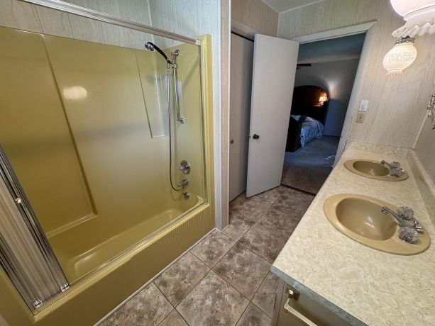 4976 Pheasant, THOMSON, Illinois 61285, 2 Bedrooms Bedrooms, ,2 BathroomsBathrooms,House,For Sale,Pheasant,202502547