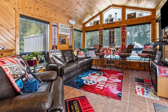 1934 Philip, DIXON, Illinois 61021, 4 Bedrooms Bedrooms, ,2 BathroomsBathrooms,House,For Sale,Philip,202503938