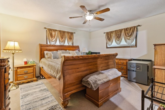 1934 Philip, DIXON, Illinois 61021, 4 Bedrooms Bedrooms, ,2 BathroomsBathrooms,House,For Sale,Philip,202503938