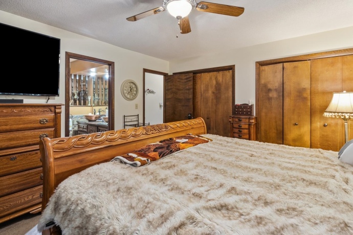 1934 Philip, DIXON, Illinois 61021, 4 Bedrooms Bedrooms, ,2 BathroomsBathrooms,House,For Sale,Philip,202503938