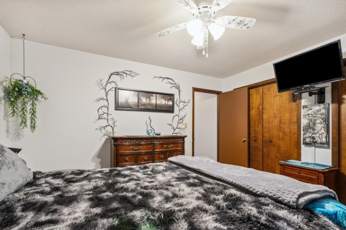 1934 Philip, DIXON, Illinois 61021, 4 Bedrooms Bedrooms, ,2 BathroomsBathrooms,House,For Sale,Philip,202503938