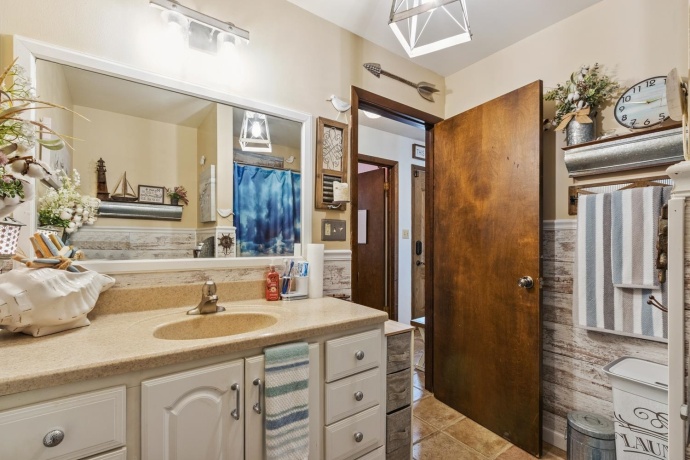 1934 Philip, DIXON, Illinois 61021, 4 Bedrooms Bedrooms, ,2 BathroomsBathrooms,House,For Sale,Philip,202503938