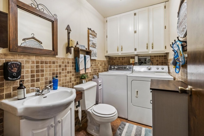 1934 Philip, DIXON, Illinois 61021, 4 Bedrooms Bedrooms, ,2 BathroomsBathrooms,House,For Sale,Philip,202503938