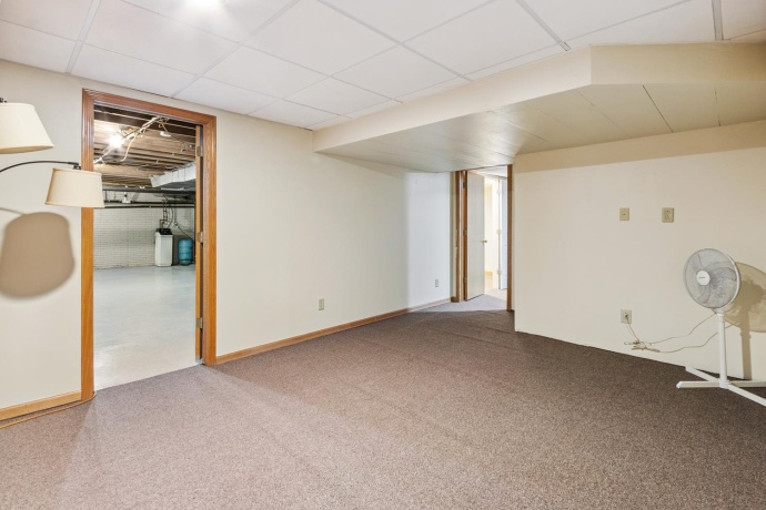 1934 Philip, DIXON, Illinois 61021, 4 Bedrooms Bedrooms, ,2 BathroomsBathrooms,House,For Sale,Philip,202503938