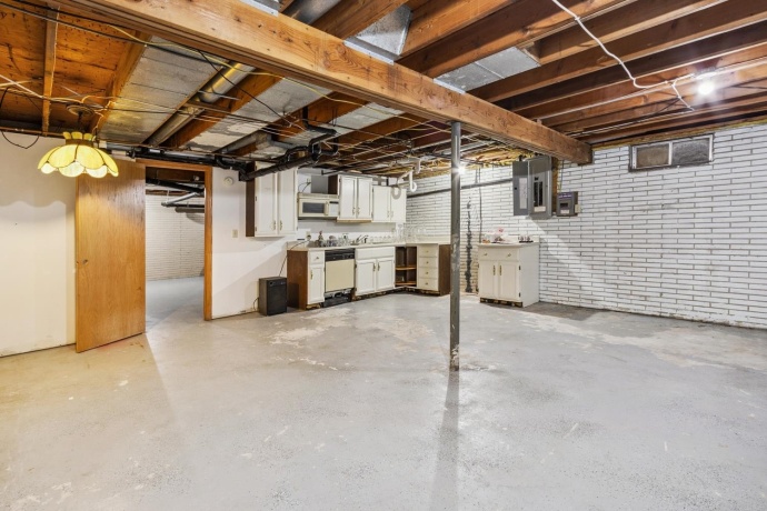 1934 Philip, DIXON, Illinois 61021, 4 Bedrooms Bedrooms, ,2 BathroomsBathrooms,House,For Sale,Philip,202503938