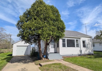 1485 Burchard, FREEPORT, Illinois 61032, 2 Bedrooms Bedrooms, ,1 BathroomBathrooms,House,For Sale,Burchard,202506626