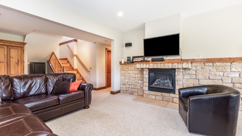 16 Timberline, GALENA, Illinois 61036, 3 Bedrooms Bedrooms, ,3 BathroomsBathrooms,House,For Sale,Timberline,202506641