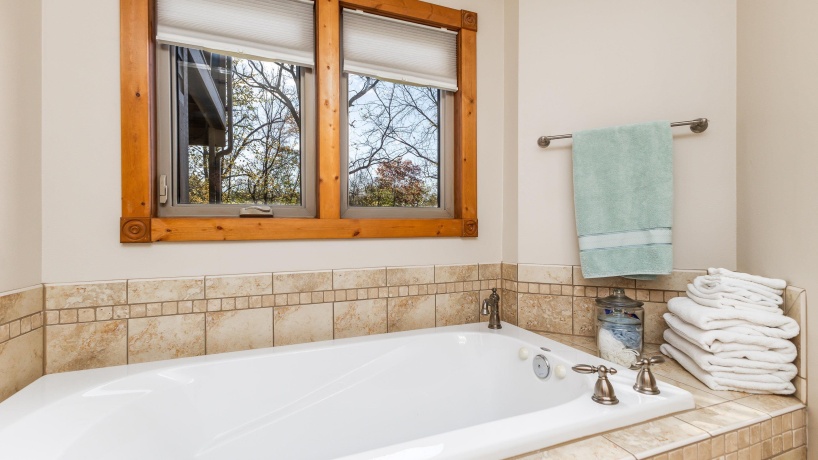 16 Timberline, GALENA, Illinois 61036, 3 Bedrooms Bedrooms, ,3 BathroomsBathrooms,House,For Sale,Timberline,202506641