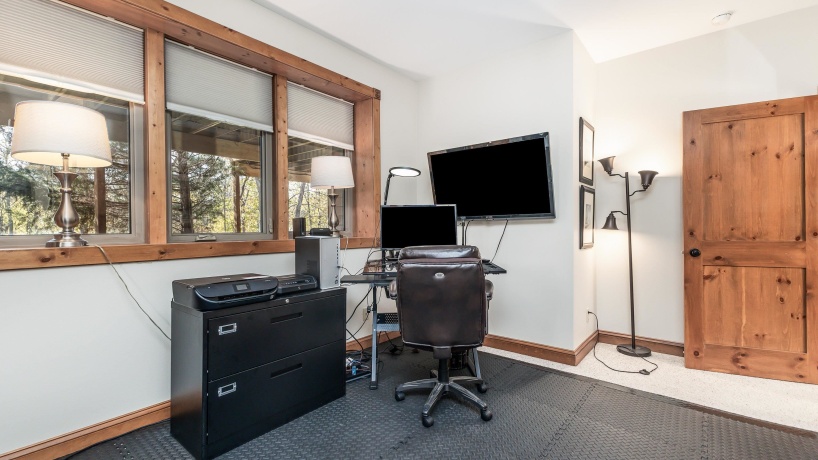 16 Timberline, GALENA, Illinois 61036, 3 Bedrooms Bedrooms, ,3 BathroomsBathrooms,House,For Sale,Timberline,202506641