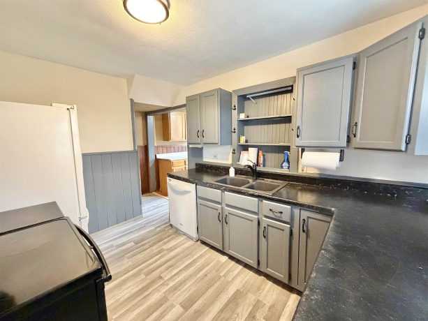 104 Elm, DAVIS JUNCTION, Illinois 61020, 2 Bedrooms Bedrooms, ,1 BathroomBathrooms,House,For Sale,Elm,202506642