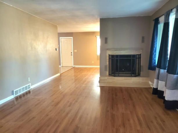 414 Hilton, ROCKFORD, Illinois 61107, 3 Bedrooms Bedrooms, ,2 BathroomsBathrooms,House,For Sale,Hilton,202506385