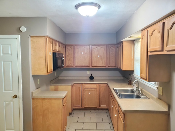 414 Hilton, ROCKFORD, Illinois 61107, 3 Bedrooms Bedrooms, ,2 BathroomsBathrooms,House,For Sale,Hilton,202506385