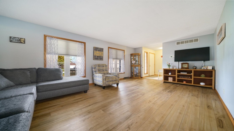 13116 Springhill, WINNEBAGO, Illinois 61088, 4 Bedrooms Bedrooms, ,3 BathroomsBathrooms,House,For Sale,Springhill,202506660