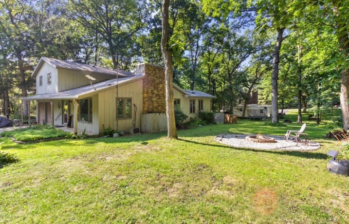 109 Blackberry, DIXON, Illinois 61021, 2 Bedrooms Bedrooms, ,2 BathroomsBathrooms,House,For Sale,Blackberry,202506661