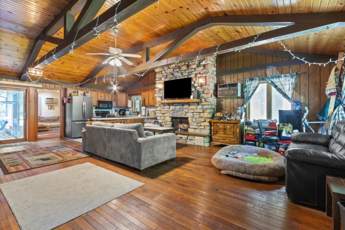 109 Blackberry, DIXON, Illinois 61021, 2 Bedrooms Bedrooms, ,2 BathroomsBathrooms,House,For Sale,Blackberry,202506661