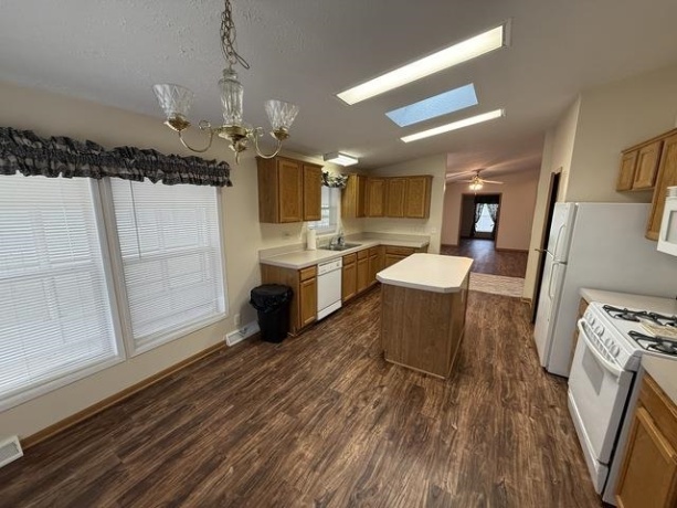 2150 Ivy, BELVIDERE, Illinois 61008, 2 Bedrooms Bedrooms, ,2 BathroomsBathrooms,House,For Sale,Ivy,202506662