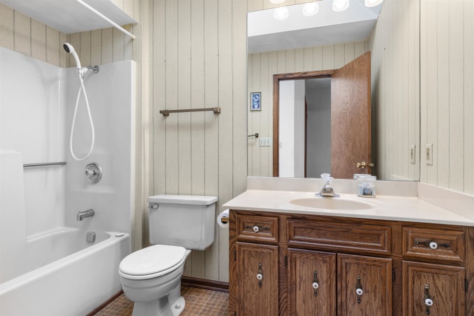 6081 DENWOOD, ROCKFORD, Illinois 61114, 4 Bedrooms Bedrooms, ,3 BathroomsBathrooms,House,For Sale,DENWOOD,202506669