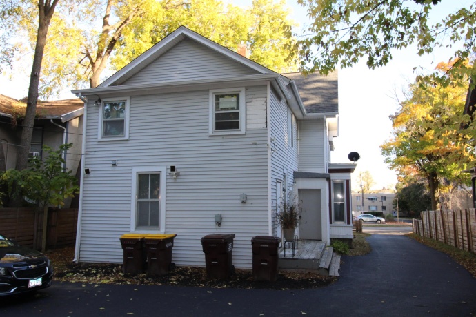 842 Court, ROCKFORD, Illinois 61103, ,3 - 4 Units,For Sale,Court,202506670