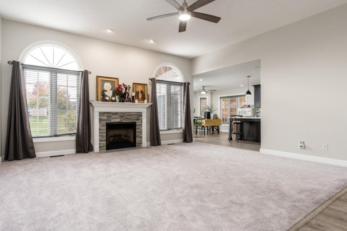 664 Elberon, ROSCOE, Illinois 61073, 5 Bedrooms Bedrooms, ,3 BathroomsBathrooms,House,For Sale,Elberon,202506676