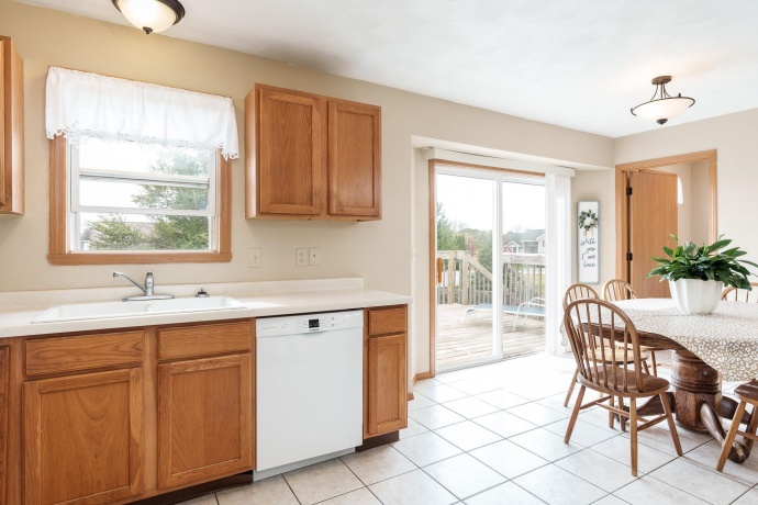 3854 Allenhurst, ROCKFORD, Illinois 61101, 4 Bedrooms Bedrooms, ,2 BathroomsBathrooms,House,For Sale,Allenhurst,202506678