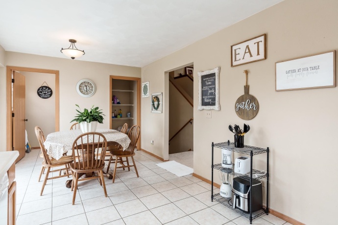 3854 Allenhurst, ROCKFORD, Illinois 61101, 4 Bedrooms Bedrooms, ,2 BathroomsBathrooms,House,For Sale,Allenhurst,202506678