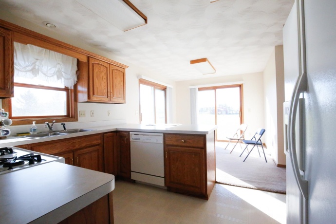 710 Otter Creek, MILLEDGEVILLE, Illinois 61051, 3 Bedrooms Bedrooms, ,2 BathroomsBathrooms,House,For Sale,Otter Creek,202506681