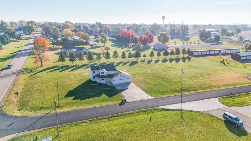 710 Otter Creek, MILLEDGEVILLE, Illinois 61051, 3 Bedrooms Bedrooms, ,2 BathroomsBathrooms,House,For Sale,Otter Creek,202506681