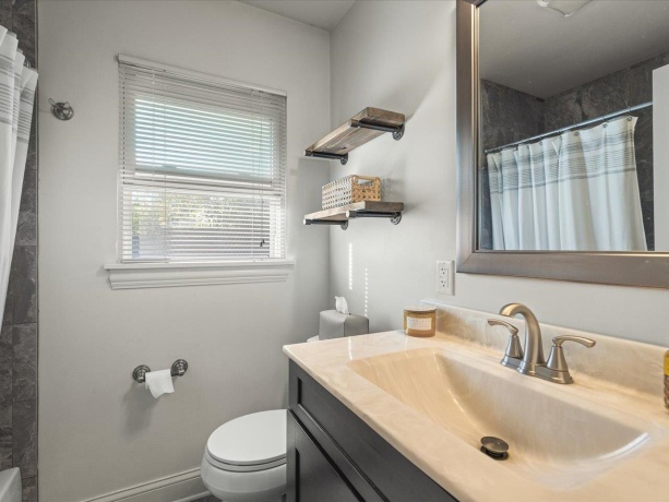 1909 23rd, ROCKFORD, Illinois 61108, 3 Bedrooms Bedrooms, ,2 BathroomsBathrooms,House,For Sale,23rd,202506685