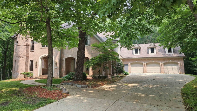 5226 Parliament, ROCKFORD, Illinois 61107, 5 Bedrooms Bedrooms, ,3 BathroomsBathrooms,House,For Sale,Parliament,202506695