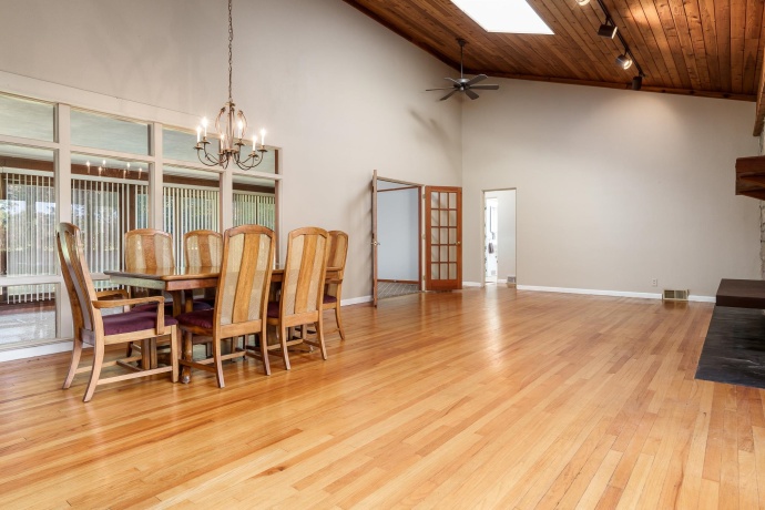 1825 Edgebrook, ROCKFORD, Illinois 61107, 3 Bedrooms Bedrooms, ,2 BathroomsBathrooms,House,For Sale,Edgebrook,202506697