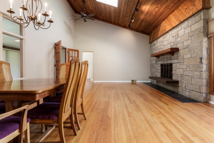 1825 Edgebrook, ROCKFORD, Illinois 61107, 3 Bedrooms Bedrooms, ,2 BathroomsBathrooms,House,For Sale,Edgebrook,202506697